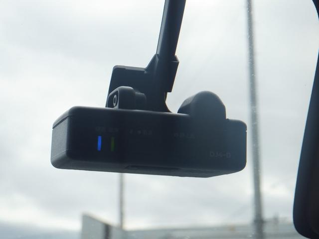 ���S�n�Ɖ^�]���₷�����d�������R�b�N�s�b�g�́A�������u�Ԃ���h���C�o�[�̉^�]�ӗ~���������Ă܂��I