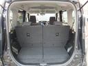 見た目以上に広く使えるトランクルームです。後部座席はリクライニング可能で、さらに前方向に倒すことができますので、さらに大きな荷物や長い荷物も積み込みができます。