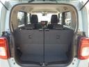 見た目以上に広く使えるトランクルームです。後部座席はリクライニング可能で、さらに前方向に倒すことができますので、さらに大きな荷物や長い荷物も積み込みができます。