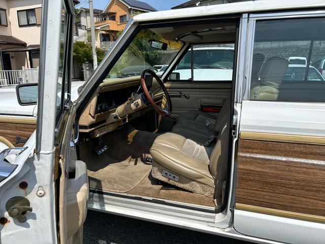 ジープ ジープ・グランドワゴニア ベースグレード 270.0万円 ジープ ジープ・グランドワゴニア ベースグレード 270.0万円