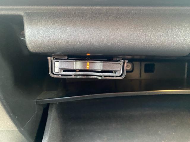 ＸＣ９０ Ｔ６　ＡＷＤ　Ｒデザイン　ユーザー様買取／黒革シート／パワーシート／カーボンインテリアパネル／電動リアゲート／パノラマガラスサンルーフ／全周囲カメラ／ＥＴＣ／パドルシフト／スマートキー２／新品バッテリー／新品ワイパー（42枚目）