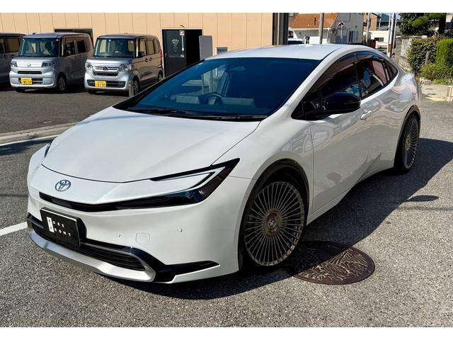 プリウス Ｚ　ＰＨＥＶ　ダウンサス　２０インチ社外ホイール　当社デモカー　禁煙車　純正１２型ナビ　全周囲モニター　デジタルインナーミラー　電動リアゲート（7枚目）