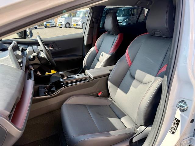 プリウス Ｚ　ＰＨＥＶ　ダウンサス　２０インチ社外ホイール　当社デモカー　禁煙車　純正１２型ナビ　全周囲モニター　デジタルインナーミラー　電動リアゲート（13枚目）