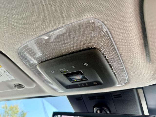 プリウス Ｚ　ＰＨＥＶ　ダウンサス　２０インチ社外ホイール　当社デモカー　禁煙車　純正１２型ナビ　全周囲モニター　デジタルインナーミラー　電動リアゲート（31枚目）