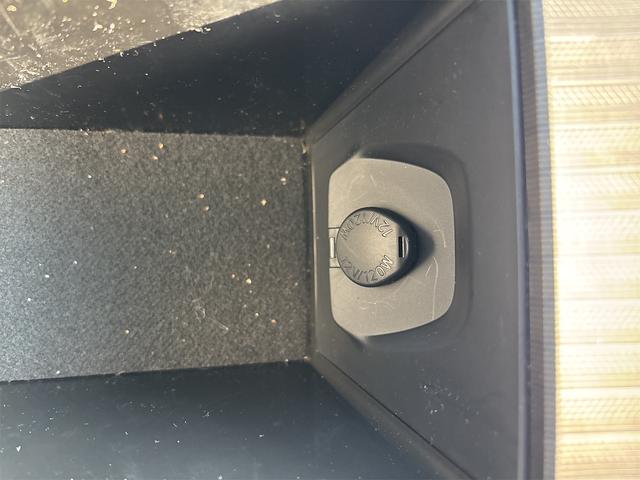 トヨタ ハリアーハイブリッド 25枚目