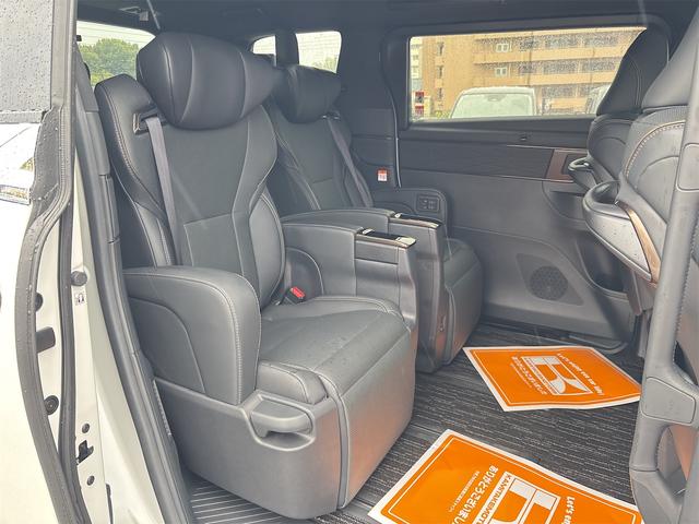 トヨタ アルファードハイブリッド 8枚目