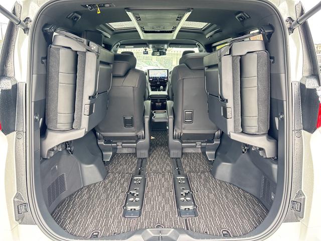 トヨタ アルファードハイブリッド 24枚目