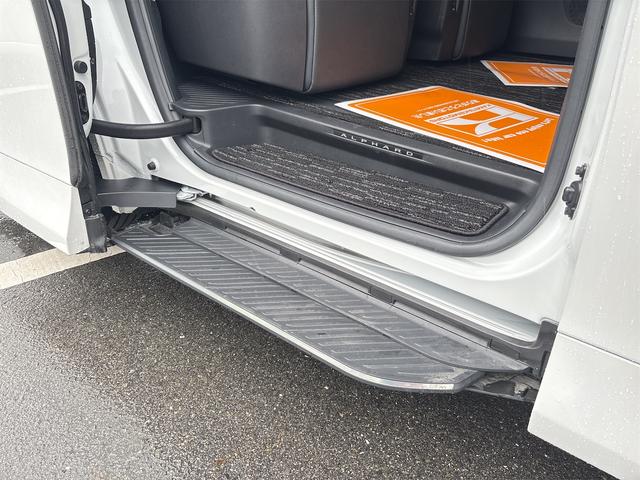 トヨタ アルファードハイブリッド 32枚目