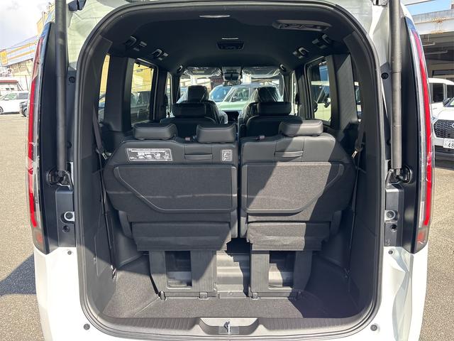 ステップワゴン スパーダ クリアランスソナー オートクルーズコントロール レーンアシスト 衝突被害軽減システム 両側電動スライドドア オートライト LEDヘッドランプ 電動リアゲート スマートキー アイドリングストップ(19枚目)