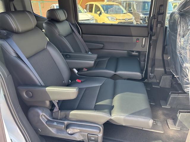 ステップワゴン スパーダ クリアランスソナー オートクルーズコントロール レーンアシスト 衝突被害軽減システム 両側電動スライドドア オートライト LEDヘッドランプ 電動リアゲート スマートキー アイドリングストップ(25枚目)