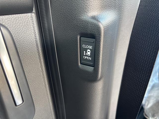 ステップワゴン スパーダ クリアランスソナー オートクルーズコントロール レーンアシスト 衝突被害軽減システム 両側電動スライドドア オートライト LEDヘッドランプ 電動リアゲート スマートキー アイドリングストップ(26枚目)