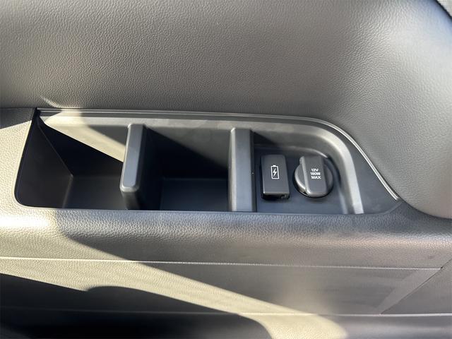 ステップワゴン スパーダ クリアランスソナー オートクルーズコントロール レーンアシスト 衝突被害軽減システム 両側電動スライドドア オートライト LEDヘッドランプ 電動リアゲート スマートキー アイドリングストップ(32枚目)