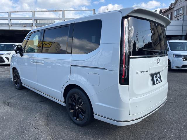 ステップワゴン スパーダ クリアランスソナー オートクルーズコントロール レーンアシスト 衝突被害軽減システム 両側電動スライドドア オートライト LEDヘッドランプ 電動リアゲート スマートキー アイドリングストップ(18枚目)