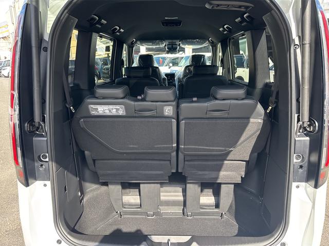 ステップワゴン スパーダ クリアランスソナー オートクルーズコントロール レーンアシスト 衝突被害軽減システム 両側電動スライドドア オートライト LEDヘッドランプ 電動リアゲート スマートキー アイドリングストップ(19枚目)