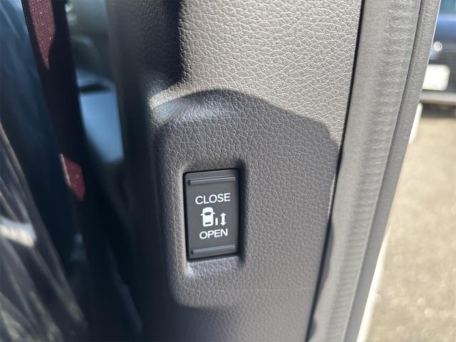 ステップワゴン スパーダ クリアランスソナー オートクルーズコントロール レーンアシスト 衝突被害軽減システム 両側電動スライドドア オートライト LEDヘッドランプ 電動リアゲート スマートキー アイドリングストップ(28枚目)