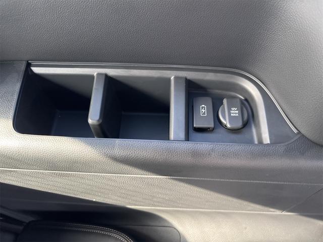 ステップワゴン スパーダ クリアランスソナー オートクルーズコントロール レーンアシスト 衝突被害軽減システム 両側電動スライドドア オートライト LEDヘッドランプ 電動リアゲート スマートキー アイドリングストップ(32枚目)