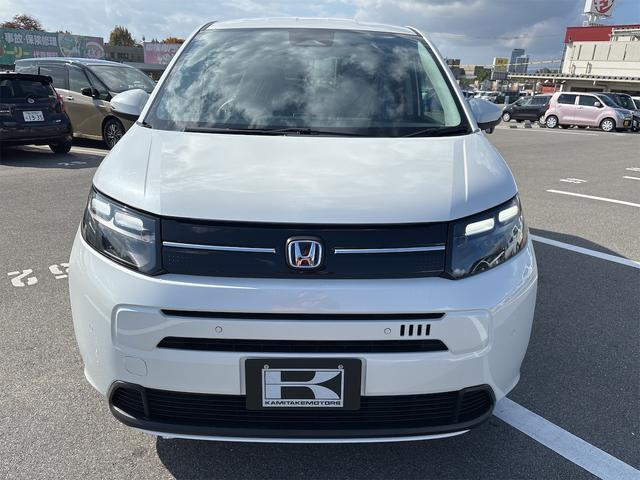 フリード e:HEVエアー EX クリアランスソナー オートクルーズコントロール レーンアシスト 衝突被害軽減システム 両側電動スライドドア オートライト LEDヘッドランプ スマートキー アイドリングストップ 電動格納ミラー(12枚目)