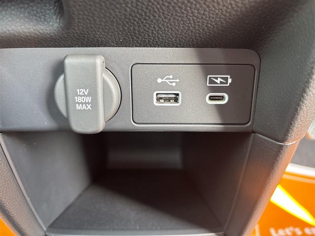 ステップワゴン スパーダ クリアランスソナー オートクルーズコントロール レーンアシスト 衝突被害軽減システム 両側電動スライドドア オートライト LEDヘッドランプ スマートキー 電動格納ミラー シートヒーター 3列シート(5枚目)