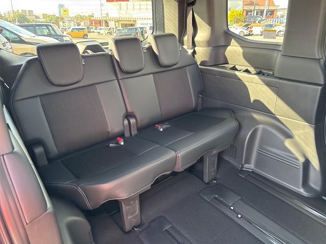 ステップワゴン スパーダ クリアランスソナー オートクルーズコントロール レーンアシスト 衝突被害軽減システム 両側電動スライドドア オートライト LEDヘッドランプ スマートキー 電動格納ミラー シートヒーター 3列シート(11枚目)