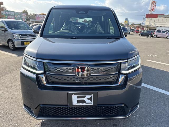 ステップワゴン スパーダ クリアランスソナー オートクルーズコントロール レーンアシスト 衝突被害軽減システム 両側電動スライドドア オートライト LEDヘッドランプ スマートキー 電動格納ミラー シートヒーター 3列シート(12枚目)