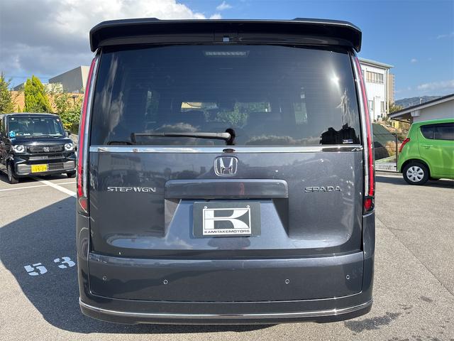 ステップワゴン スパーダ クリアランスソナー オートクルーズコントロール レーンアシスト 衝突被害軽減システム 両側電動スライドドア オートライト LEDヘッドランプ スマートキー 電動格納ミラー シートヒーター 3列シート(16枚目)