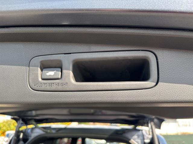 ステップワゴン スパーダ クリアランスソナー オートクルーズコントロール レーンアシスト 衝突被害軽減システム 両側電動スライドドア オートライト LEDヘッドランプ スマートキー 電動格納ミラー シートヒーター 3列シート(24枚目)