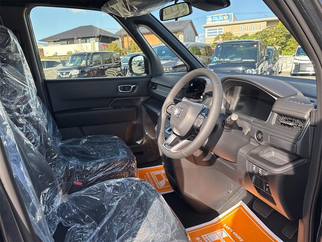 ステップワゴン スパーダ クリアランスソナー オートクルーズコントロール レーンアシスト 衝突被害軽減システム 両側電動スライドドア オートライト LEDヘッドランプ スマートキー 電動格納ミラー シートヒーター 3列シート(29枚目)