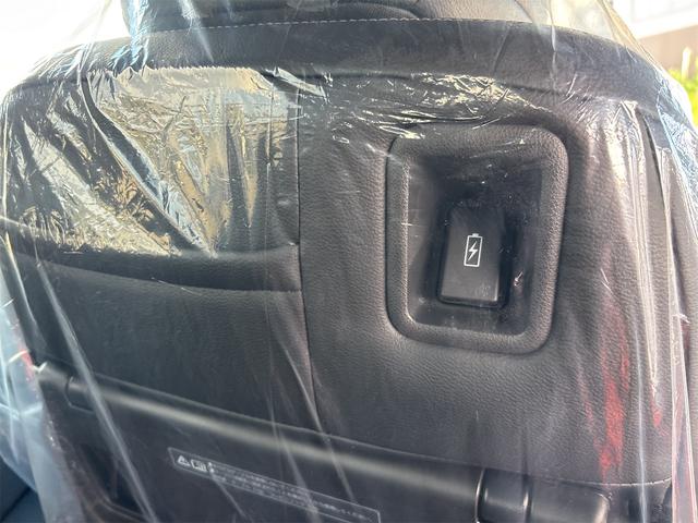 ステップワゴン スパーダ クリアランスソナー オートクルーズコントロール レーンアシスト 衝突被害軽減システム 両側電動スライドドア オートライト LEDヘッドランプ スマートキー 電動格納ミラー シートヒーター 3列シート(32枚目)