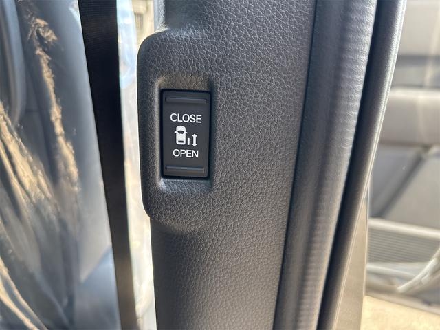 ステップワゴン スパーダ クリアランスソナー オートクルーズコントロール レーンアシスト 衝突被害軽減システム 両側電動スライドドア オートライト LEDヘッドランプ スマートキー 電動格納ミラー シートヒーター 3列シート(34枚目)