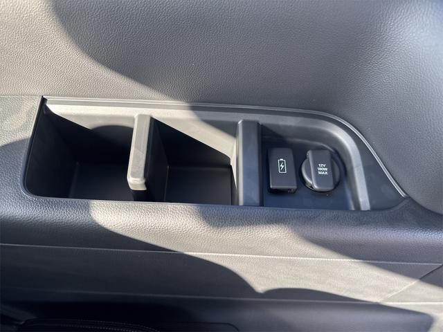 ステップワゴン スパーダ クリアランスソナー オートクルーズコントロール レーンアシスト 衝突被害軽減システム 両側電動スライドドア オートライト LEDヘッドランプ スマートキー 電動格納ミラー シートヒーター 3列シート(35枚目)