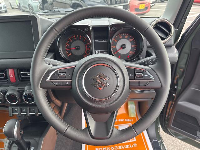 ジムニー ＸＣ　４ＷＤ　クリアランスソナー　オートクルーズコントロール　レーンアシスト　衝突被害軽減システム　オートライト　ＬＥＤヘッドランプ　ヘッドライトウォッシャー　スマートキー　アイドリングストップ（3枚目）