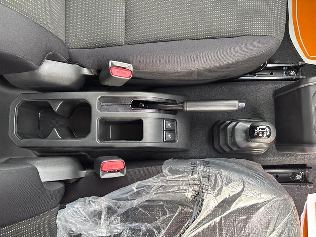 ジムニー ＸＣ　４ＷＤ　クリアランスソナー　オートクルーズコントロール　レーンアシスト　衝突被害軽減システム　オートライト　ＬＥＤヘッドランプ　ヘッドライトウォッシャー　スマートキー　アイドリングストップ（11枚目）