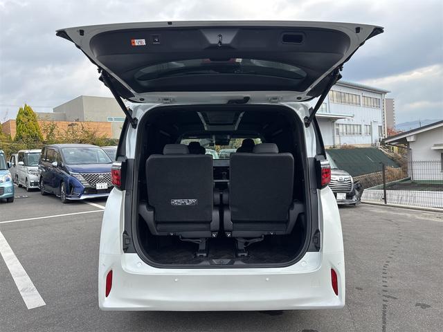 トヨタ アルファードハイブリッド 19枚目