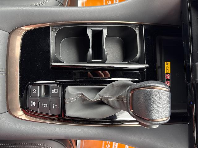 トヨタ アルファードハイブリッド 25枚目