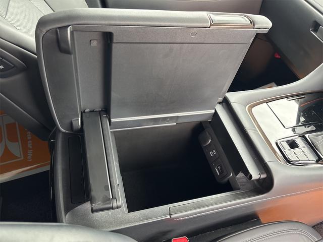 トヨタ アルファードハイブリッド 26枚目