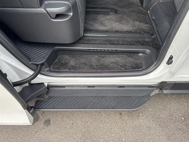 トヨタ アルファードハイブリッド 32枚目