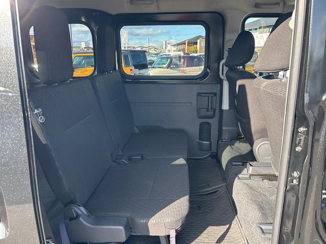 ハイゼットカーゴ クルーズ　ＣＶＴ　衝突被害軽減システム　クリアランスソナー　両側スライドドア　スマートキー　アイドリングストップ　電動格納ミラー　オートライト　盗難防止システム　ＥＳＣ（11枚目）