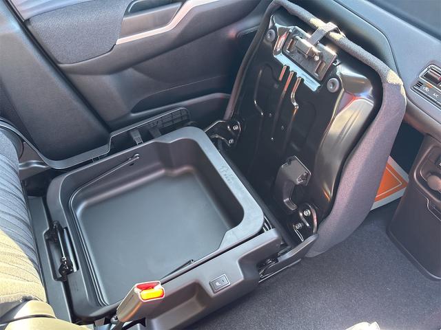 ソリオ ハイブリッドＭＺ　両側電動スライドドア　クリアランスソナー　オートクルーズコントロール　レーンアシスト　衝突被害軽減システム　アルミホイール　オートライト　ＬＥＤヘッドランプ　スマートキー　アイドリングストップ（11枚目）