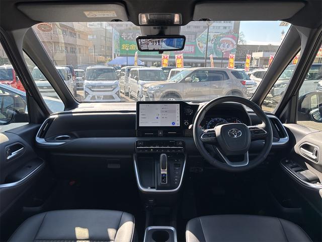 ノア ハイブリッドＳ－Ｚ　バックカメラ　ナビ　オートクルーズコントロール　レーンアシスト　パークアシスト　衝突被害軽減システム　両側電動スライドドア　オートマチックハイビーム　オートライト　ＬＥＤヘッドランプ　電動リアゲート（2枚目）