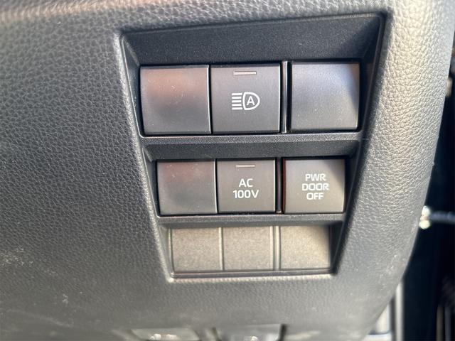 ノア ハイブリッドＳ－Ｚ　バックカメラ　ナビ　オートクルーズコントロール　レーンアシスト　パークアシスト　衝突被害軽減システム　両側電動スライドドア　オートマチックハイビーム　オートライト　ＬＥＤヘッドランプ　電動リアゲート（10枚目）