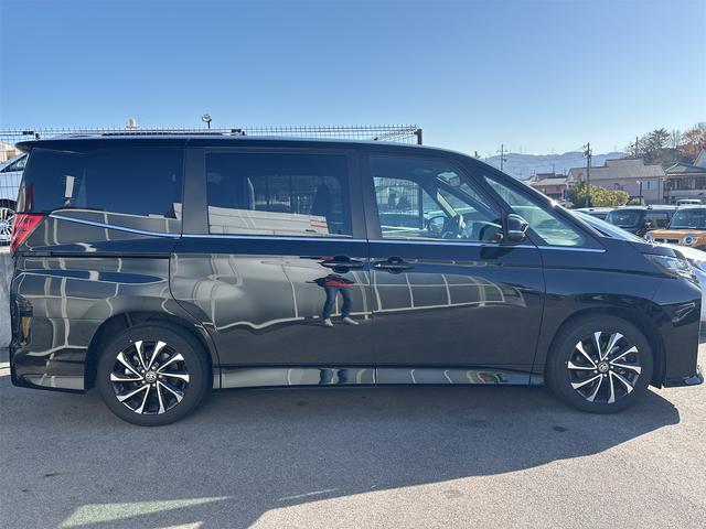 ノア ハイブリッドＳ－Ｚ　バックカメラ　ナビ　オートクルーズコントロール　レーンアシスト　パークアシスト　衝突被害軽減システム　両側電動スライドドア　オートマチックハイビーム　オートライト　ＬＥＤヘッドランプ　電動リアゲート（14枚目）