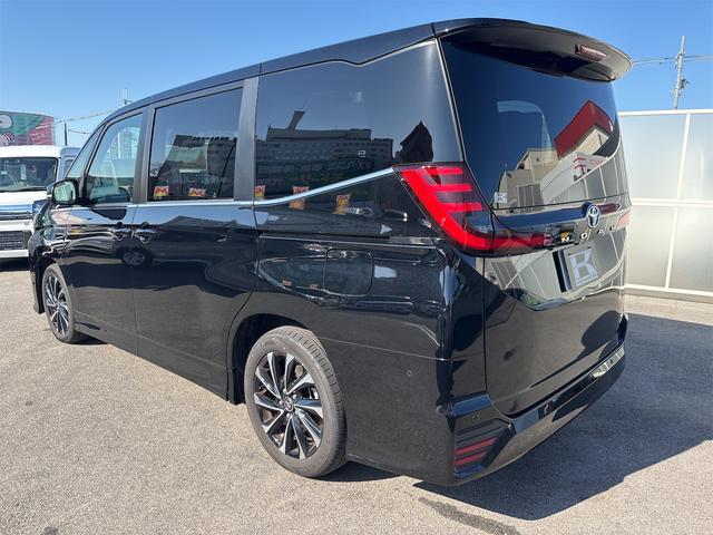 ノア ハイブリッドＳ－Ｚ　バックカメラ　ナビ　オートクルーズコントロール　レーンアシスト　パークアシスト　衝突被害軽減システム　両側電動スライドドア　オートマチックハイビーム　オートライト　ＬＥＤヘッドランプ　電動リアゲート（17枚目）