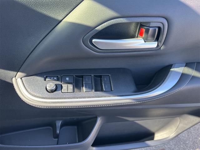ノア ハイブリッドＳ－Ｚ　バックカメラ　ナビ　オートクルーズコントロール　レーンアシスト　パークアシスト　衝突被害軽減システム　両側電動スライドドア　オートマチックハイビーム　オートライト　ＬＥＤヘッドランプ　電動リアゲート（24枚目）