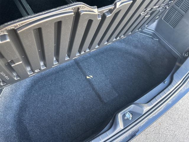 ノア ハイブリッドＳ－Ｚ　バックカメラ　ナビ　オートクルーズコントロール　レーンアシスト　パークアシスト　衝突被害軽減システム　両側電動スライドドア　オートマチックハイビーム　オートライト　ＬＥＤヘッドランプ　電動リアゲート（39枚目）