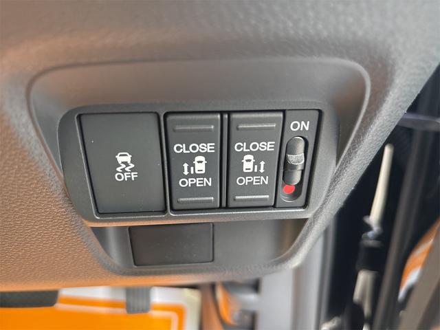 �����d���X���C�h�h�A�����I�^�]�Ȃ��{�^����ŊJ�\�ł������܂��B