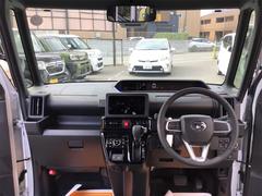 車を運転する際には運転席の存在は欠かせません。なのでしっかりとチェックしたいポイントですね。 2