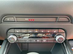 【オートエアコン】車内外の気温をセンサーで検知し、最適な温度の風を送ることでいつでも快適な温度に保つことができます！いつでも快適な車内温度を提供します。 6