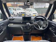 運転者にとっては日々使用することとなる運転席です。運転席が快適だと運転に集中することができますね。 2