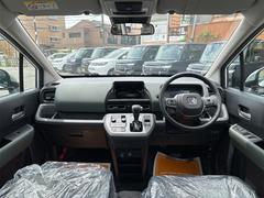 運転者にとっては日々使用することとなる運転席です。運転席が快適だと運転に集中することができますね。 2
