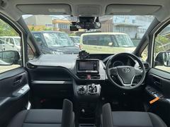 運転者にとっては日々使用することとなる運転席です。運転席が快適だと運転に集中することができますね。 2